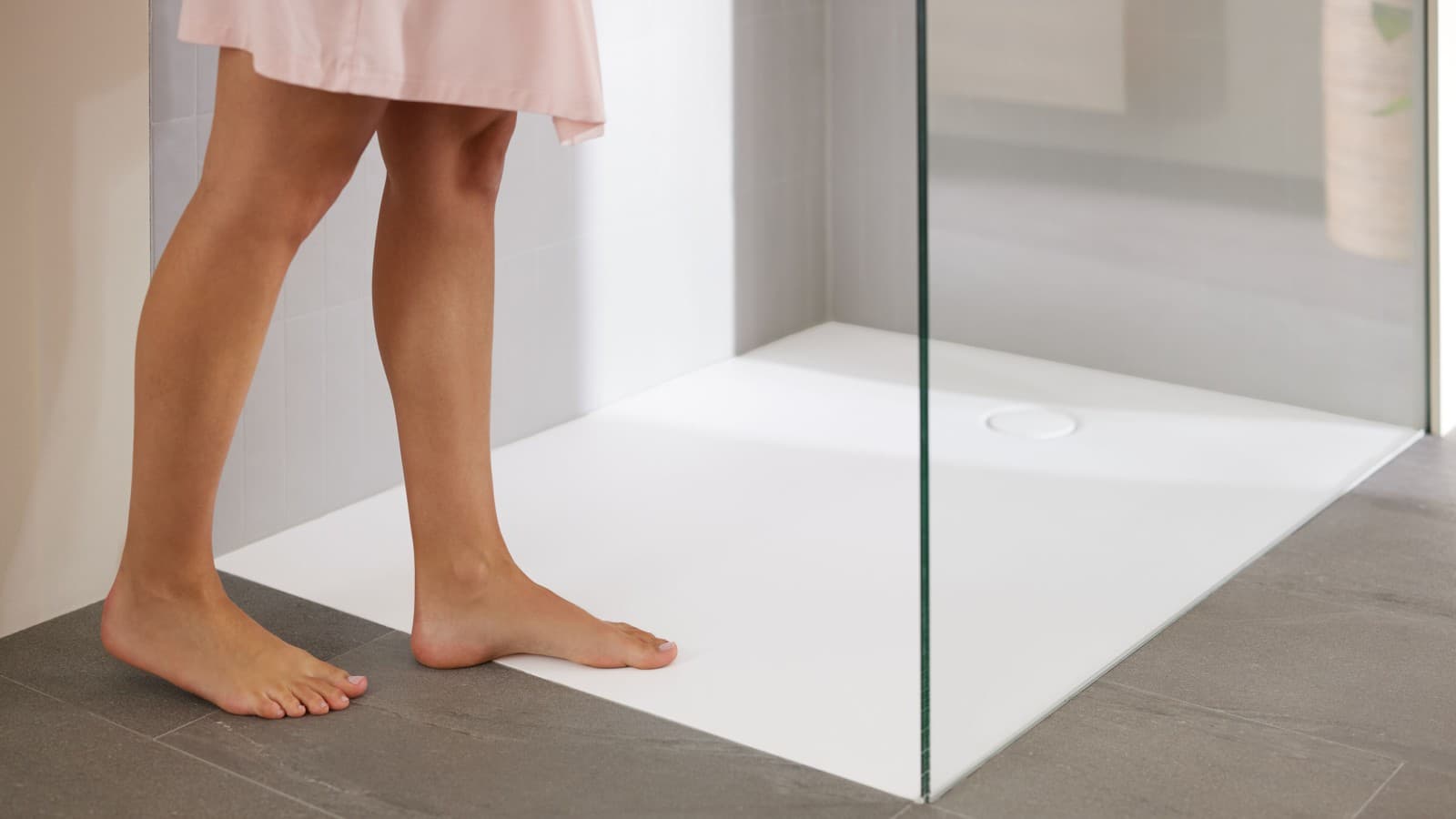 Lygių grindų dušo paviršius CleanFloor30 Lygių grindų dušo paviršius CleanFloor30